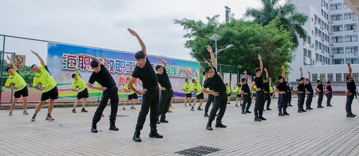 機(jī)關(guān)6小組工間操展示（圖書(shū)館 梁平攝影）.jpg